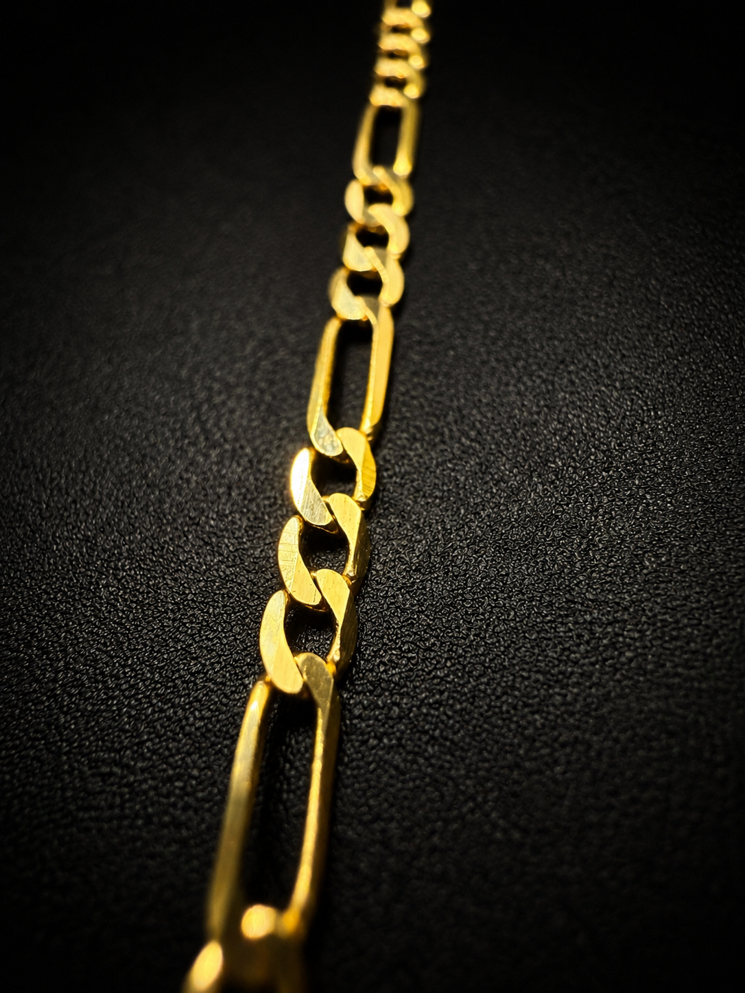 14K Solid Yellow Gold Italian Diamond Cut Figaro Chain Necklace 1.5mm